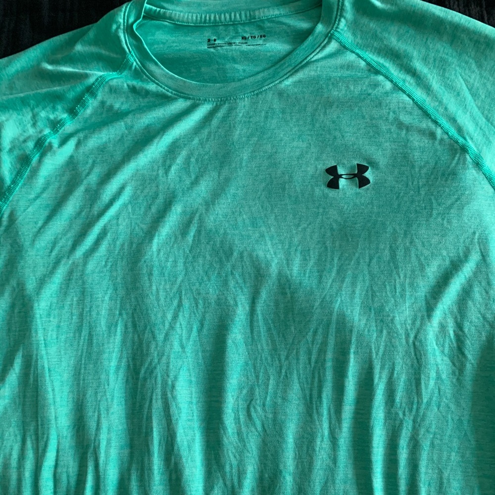 Men’s Under Armour Athletic Shirt
